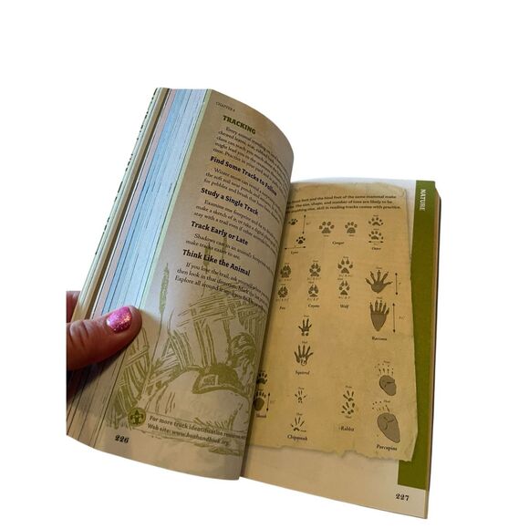 BSA 2009 A Guide to Adventure, A Guidebook for Life The Boy Scout Handbook - Picture 5 of 9